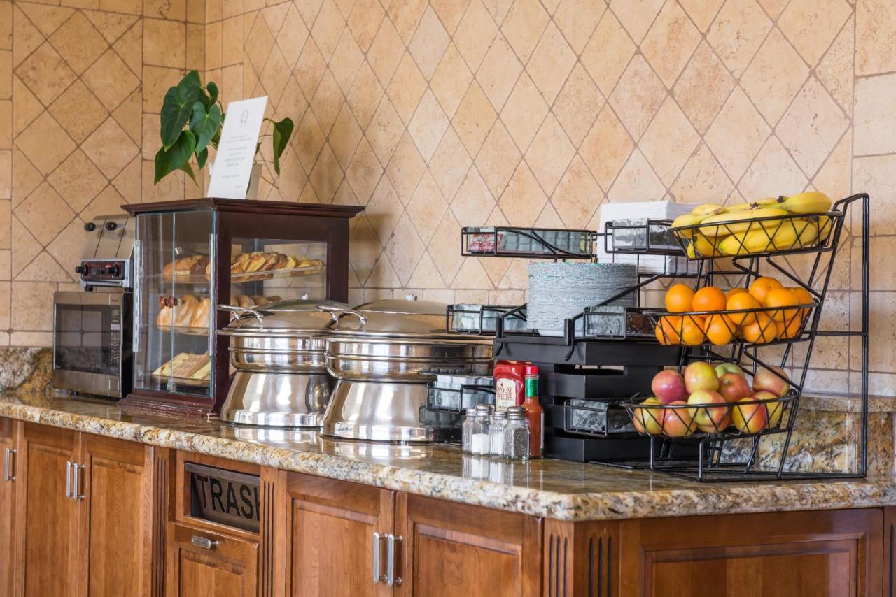 Laurel Inn & Conference Center Салинас Экстерьер фото